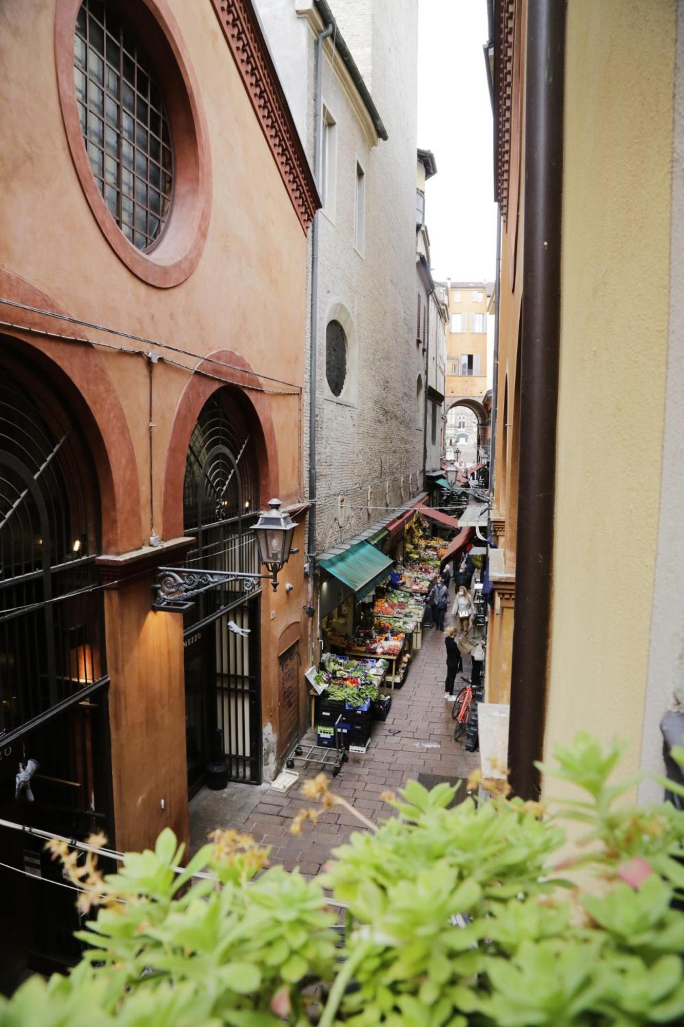Albergo Delle Drapperie Болонья Экстерьер фото