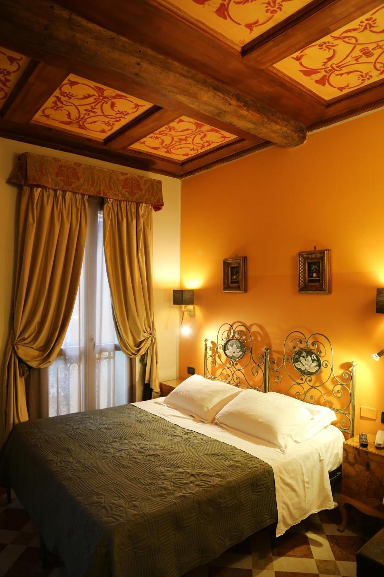 Albergo Delle Drapperie Болонья Экстерьер фото