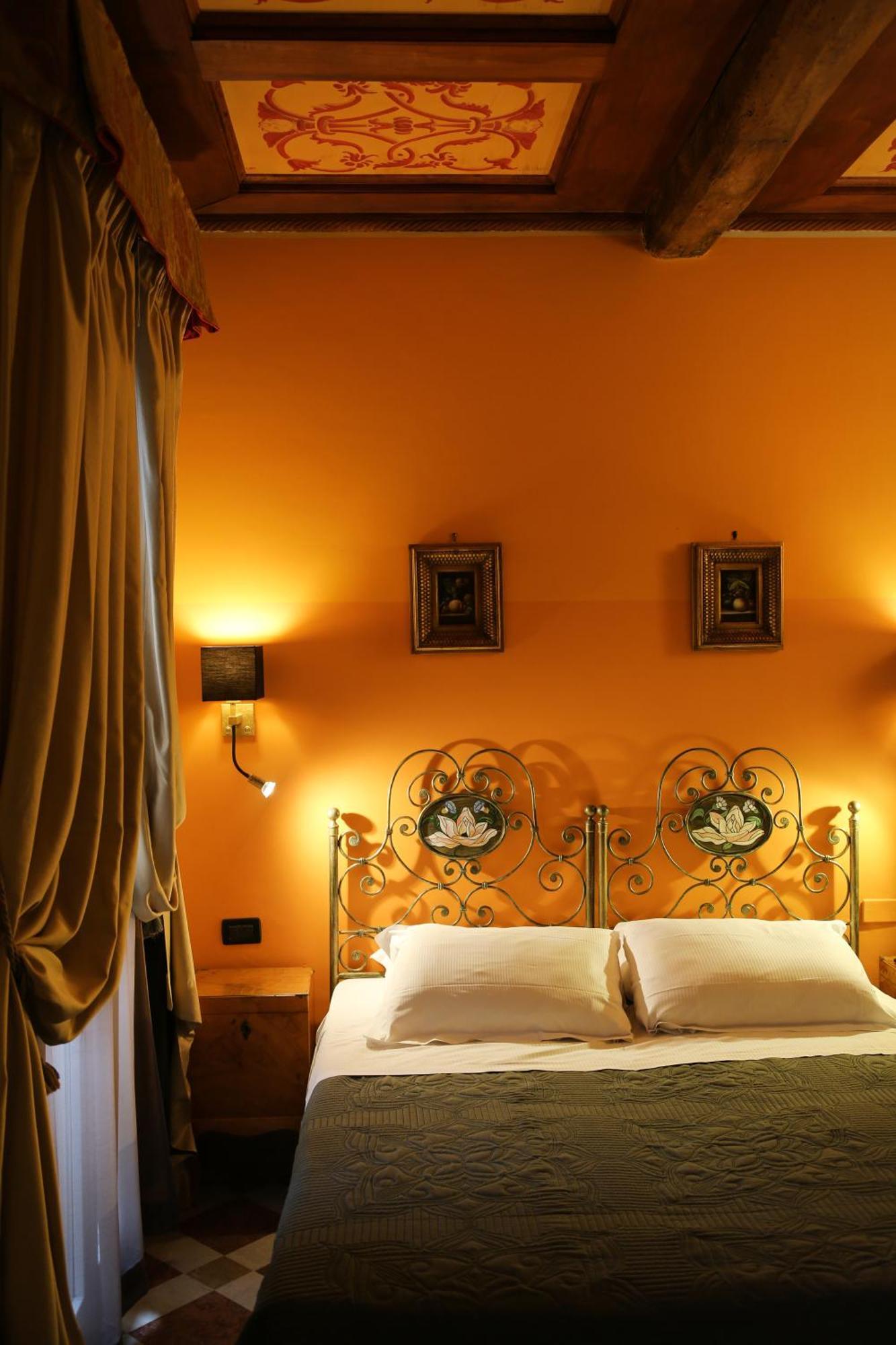 Albergo Delle Drapperie Болонья Экстерьер фото